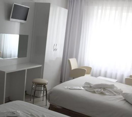 Cinas Hotel