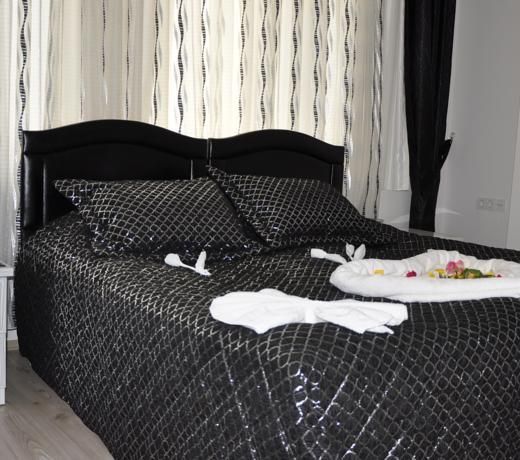 Golden Apple Hotel