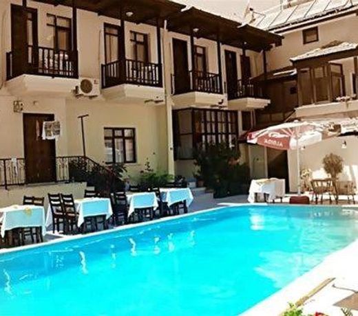 Four Seasons Apart Hotel