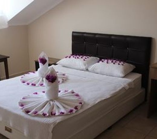 Four Seasons Apart Hotel