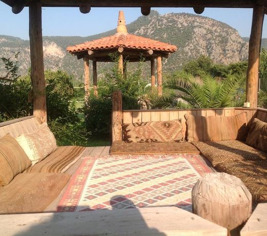 Bahaus Resort