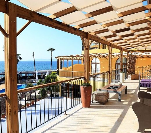 Ceshme Plus Hotel