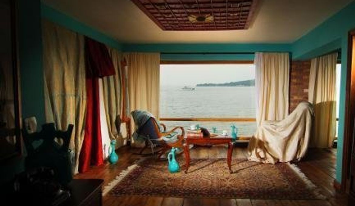 Aya Nikola Otel