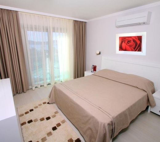 Royal Palm Residence