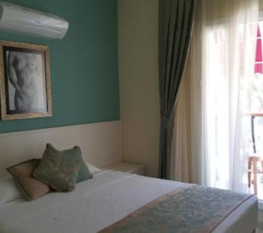 Artemis Hotel