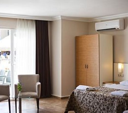 Risa Hotel