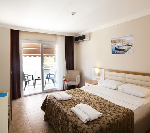 Risa Hotel