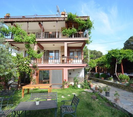 Gunebakan Taliani Hotel