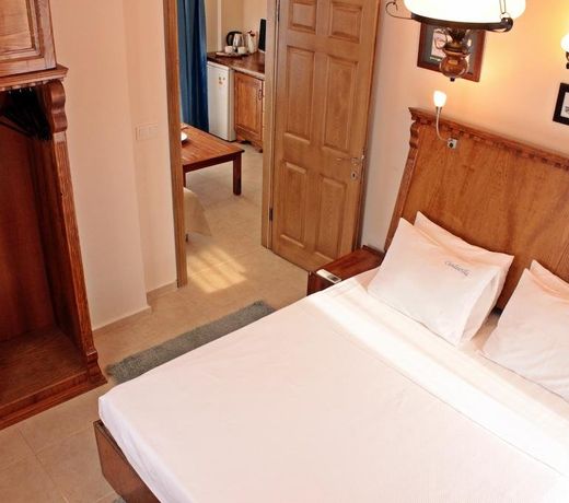 Cundavilla Pool & Beach Hotel & Suites