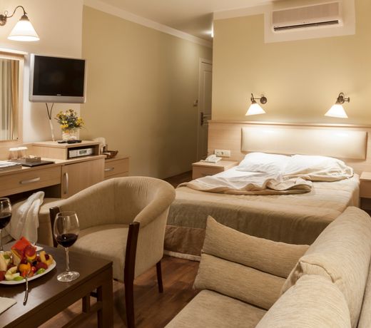 Bay Nihat Otel Lale