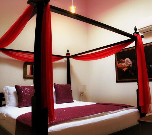 Nisi Hotel