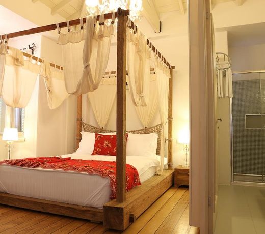 Nisi Hotel
