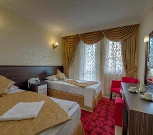Theluna City Hotel