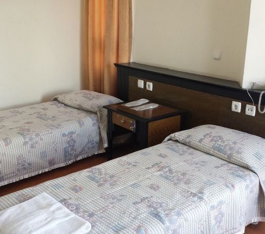 Pinus Otel