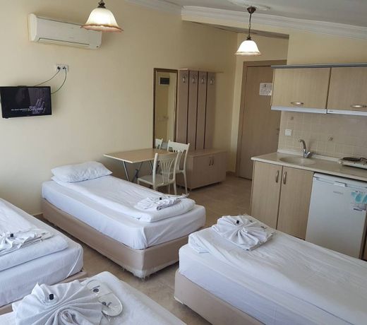 Berrak Su Hotel