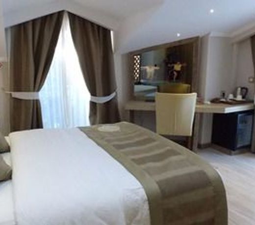 Unluselek Hotel