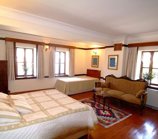 Altın Çeşmeli Konak