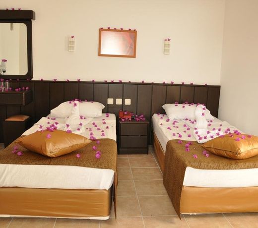 Kleopatra Celine Hotel