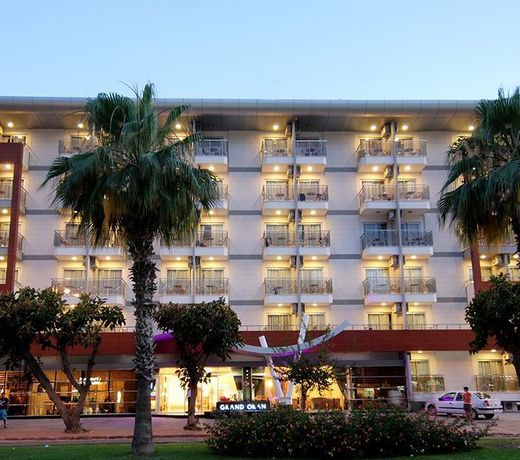 Grand Okan Hotel