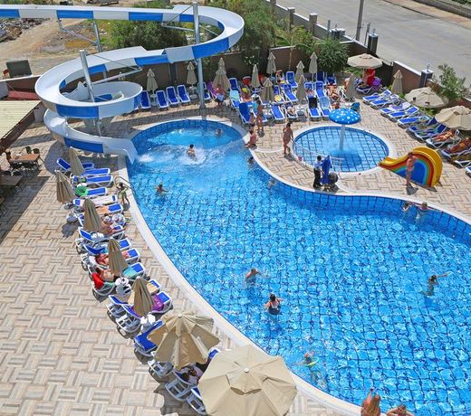 Blue Wave Suite Hotel