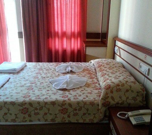 Lavinia Apart & Hotel