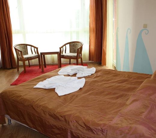 Iris Beach Hotel