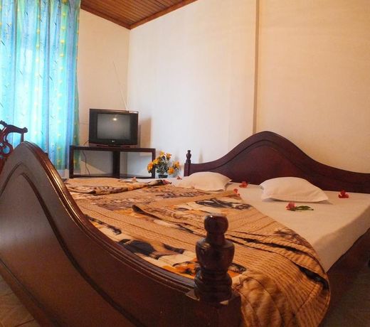 Green Forest Hotel