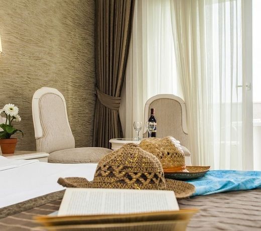 White Gold Hotel