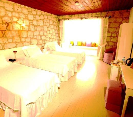 Begonvil Otel Alacati