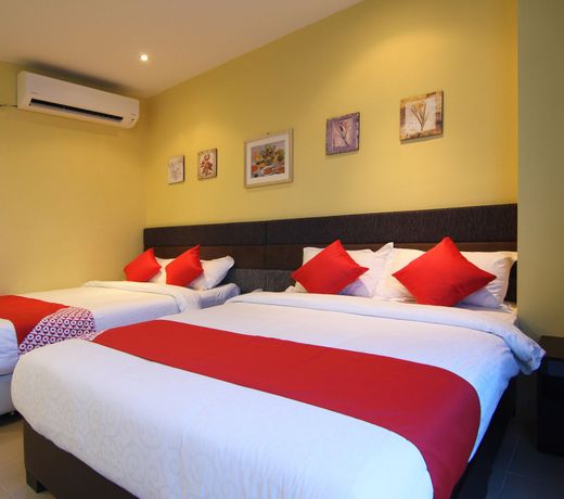 TIONG HUA HOTEL