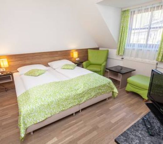 FAMILIENHOTEL UND REITERPARADIES PONYHOF