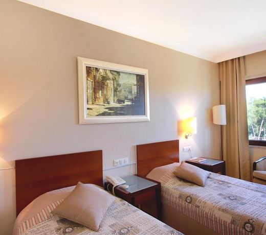 Summer Hotel