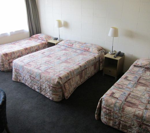 COUNTIES INN