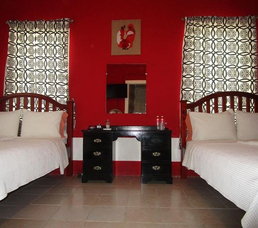 Rainforest Haven Inn