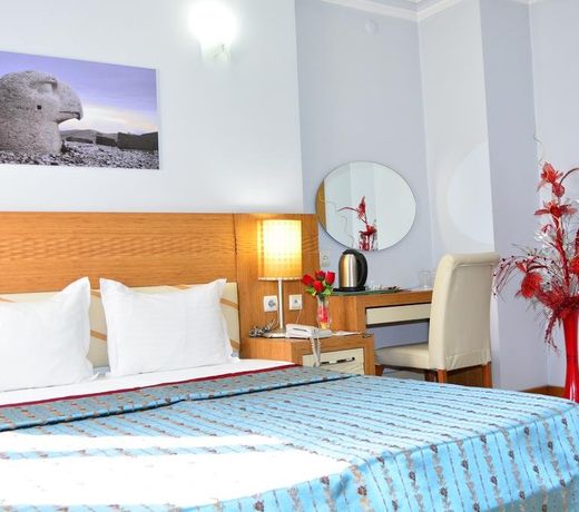 Grand Isias Hotel