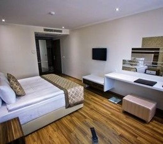 Edis Premier Hotel