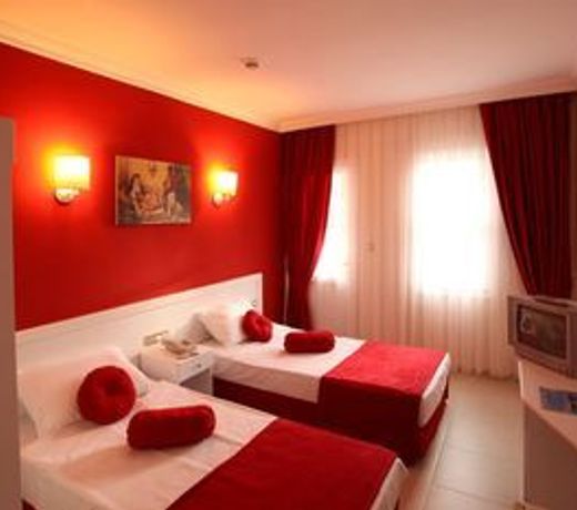 Destina Hotel