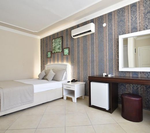 Nicholas Park Hotel