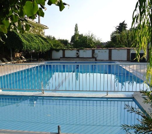 Mese Suites