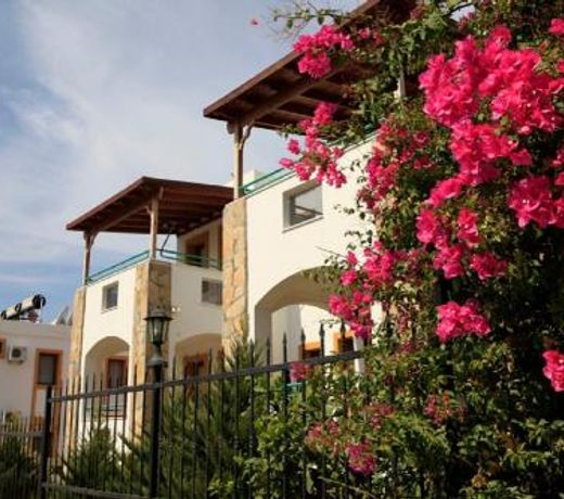 Lemon Tree Apart Hotel