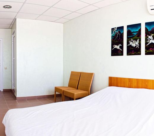 Strong Hotel