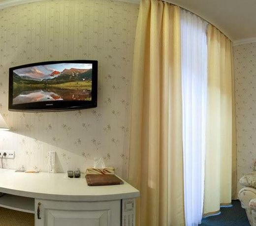 FOUR ROOMS HOTEL