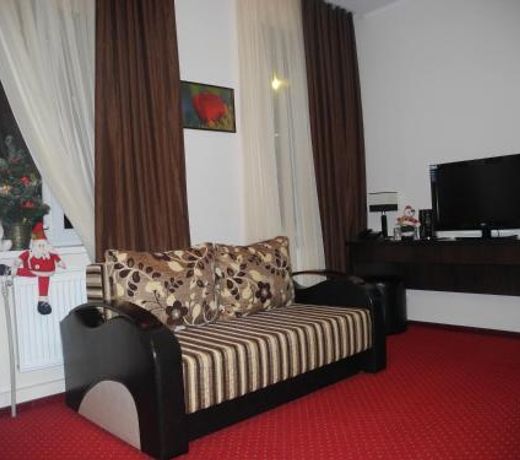 Hotel 12
