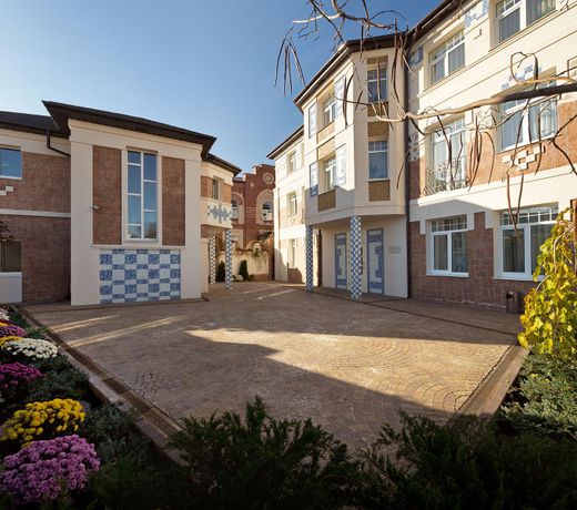 De Gaulle Boutique Hotel