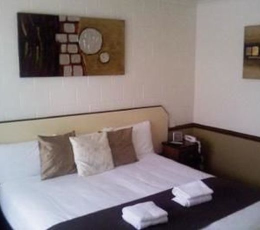 Bent Street Motor Inn
