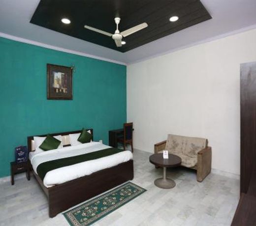 Hotel Maharana Palace