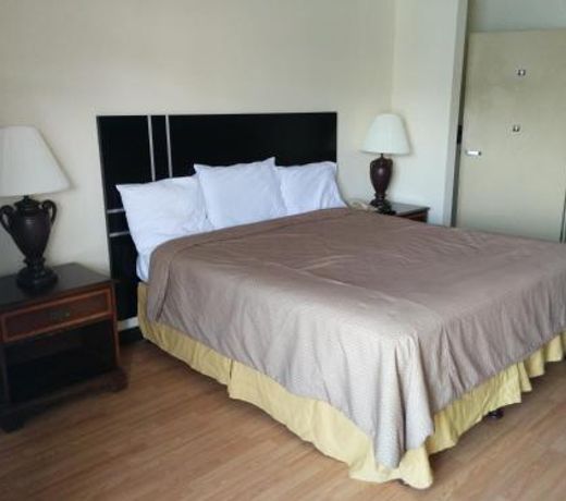Express Inn East