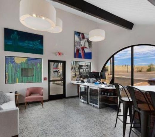Hotel McCoy - Art, Coffee, Beer, Wine