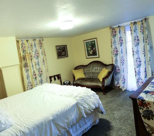 CHANTILLY LACE INN