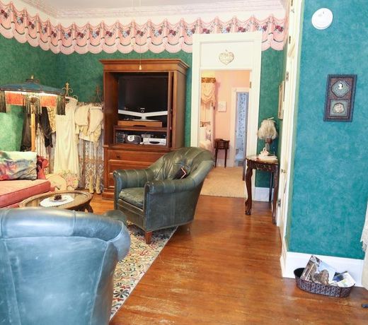CHANTILLY LACE INN